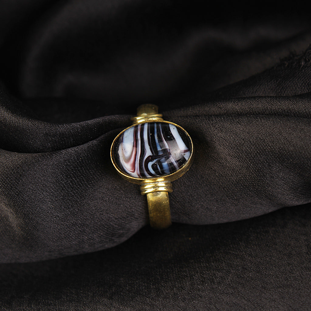 Handcrafted Oval Black Sulemani Hakik Gold-Plated Statement Ring Natural Banded Agate Astrological Jewelry Adjustable Unisex Protective Amulet Ring