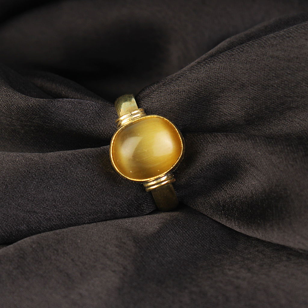 Premium Natural Cat’s Eye (Lehsunia) Gemstone Ring in Gold-Plated Chrysoberyl Cabochon, Adjustable Astrological Birthstone Ring for Ketu Remedies (Men & Women)