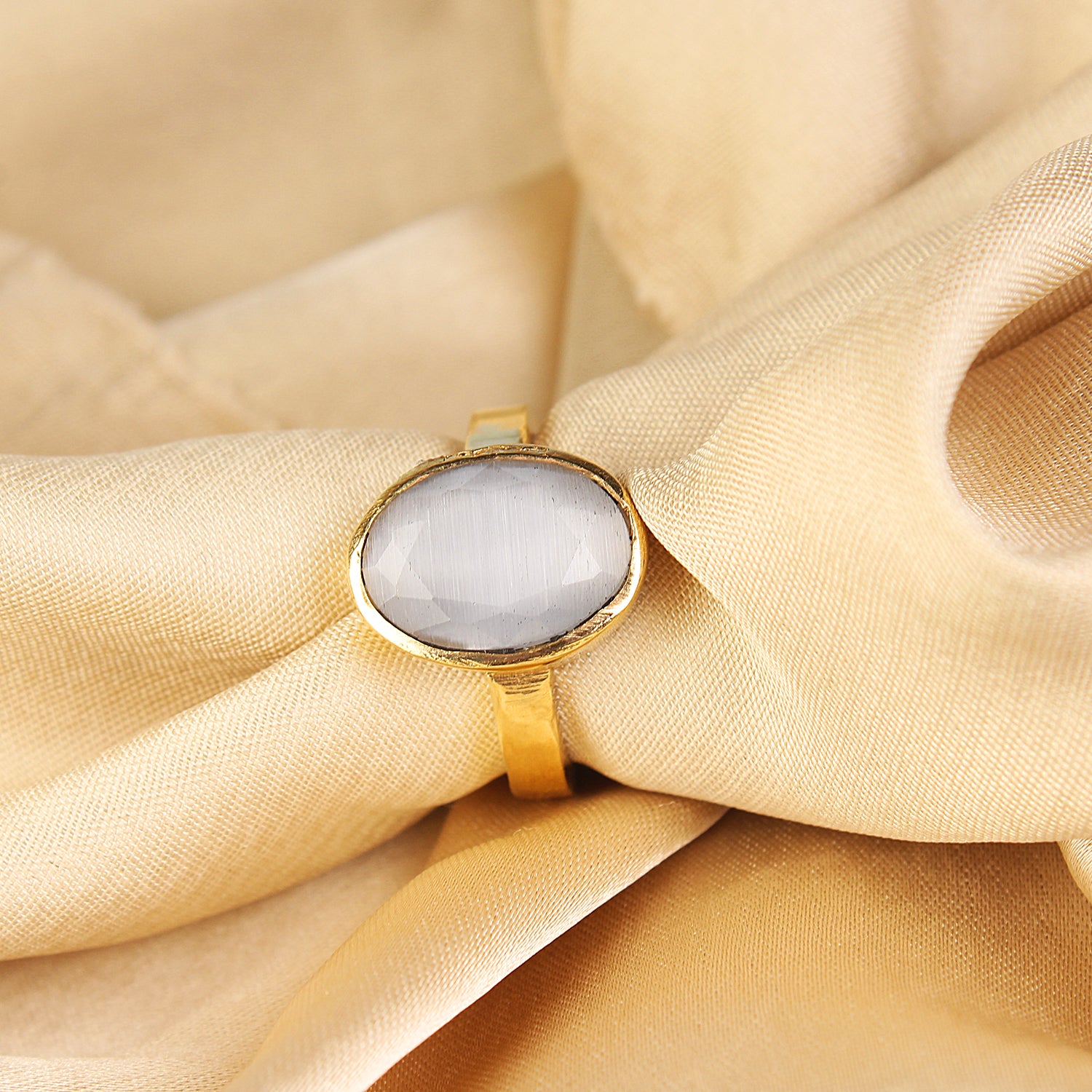 Premium Natural White Moonstone (Chandrakant) Gemstone Ring Gold-Plated Panchdhatu Oval Cabochon, Adjustable Astrological Birthstone Ring for Moon (Men & Women)
