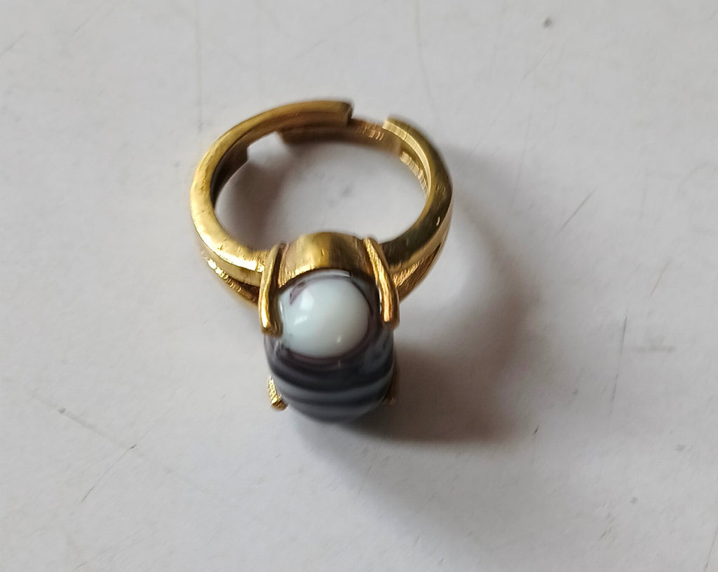 Premium Natural Sulemani Hakik (Banded Agate) Gemstone Ring in Plated Panchdhatu – Handcrafted Oval Cabochon, Adjustable Astrological Birthstone Ring for Ultimate Protection and Success (Unisex)